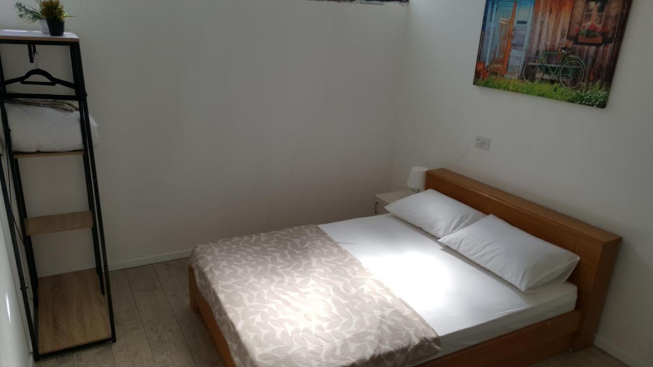 Mevaser - Christian Hostel リション・レジオン エクステリア 写真