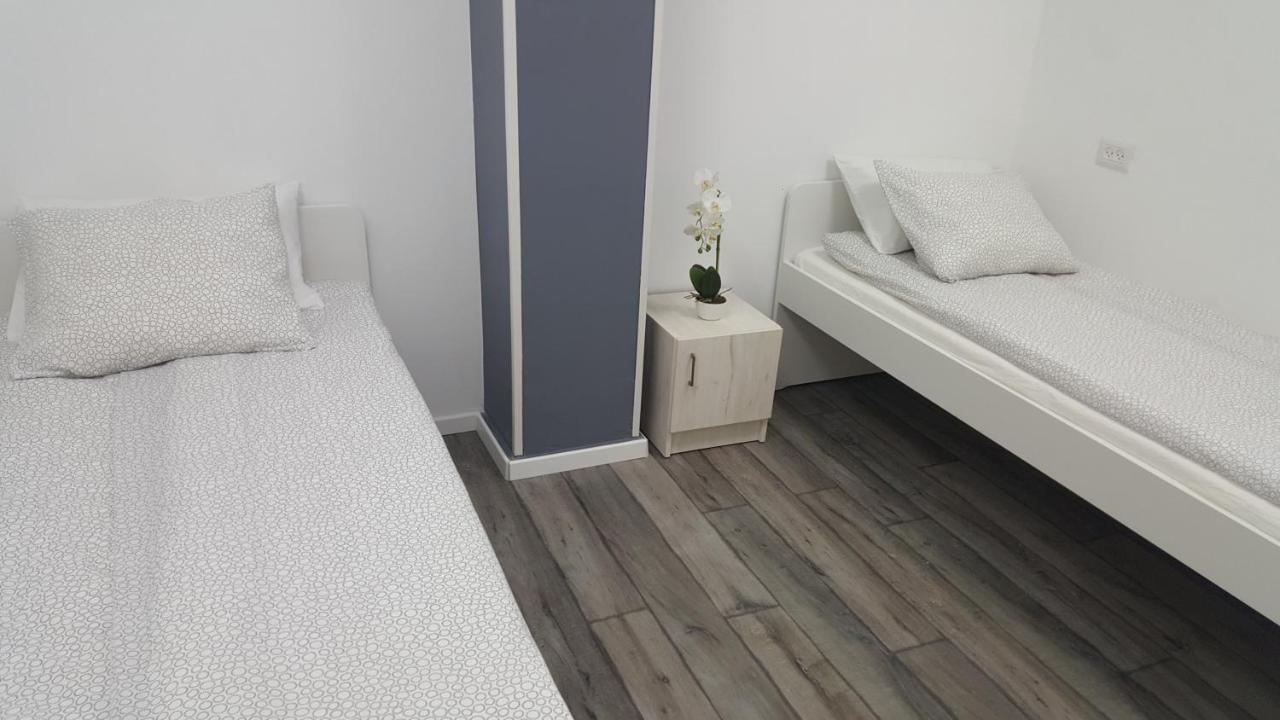 Mevaser - Christian Hostel リション・レジオン エクステリア 写真